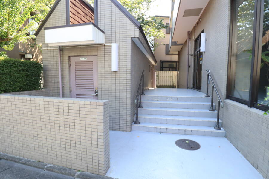 コスモ堀切菖蒲園共用部2｜管理体制良好です。