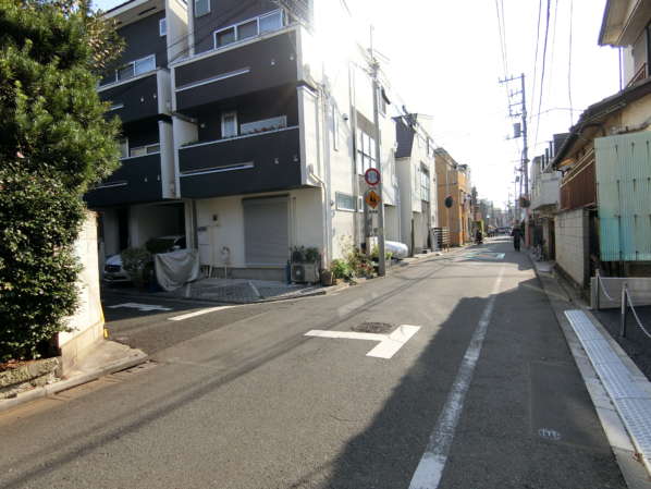 中野南台第１ローヤルコーポアプローチ1｜南台の住宅街をすすんで行きます。