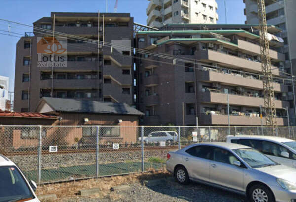 ドラゴンマンション金町１番館Ｂ棟外観３｜ドラゴンマンション金町１番館は平成９年築、７階建てのマンションです。国道6号から一歩入った立地です。