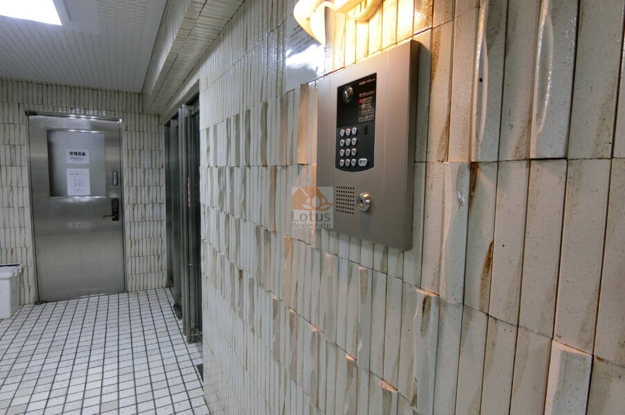 セントヒルズ東日暮里共用部2｜エントランスにはオートロックが備わっており、安心して暮らすことができます。
