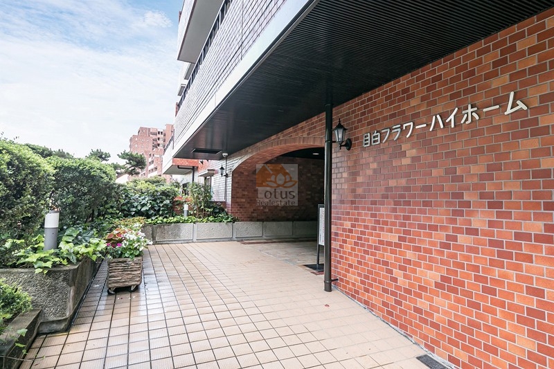 目白フラワーハイホームエントランス１
