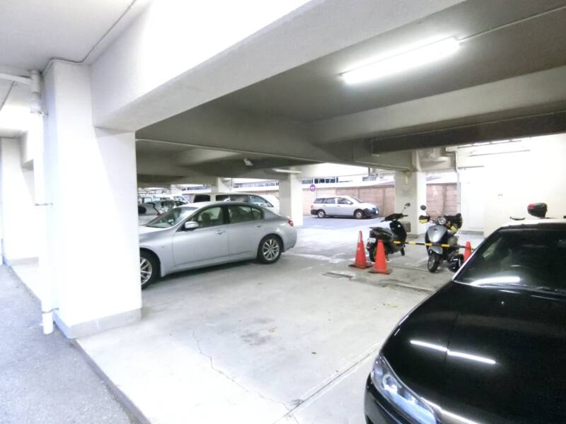 トーア千住マンション共用部 (2)｜駐車場あります。
