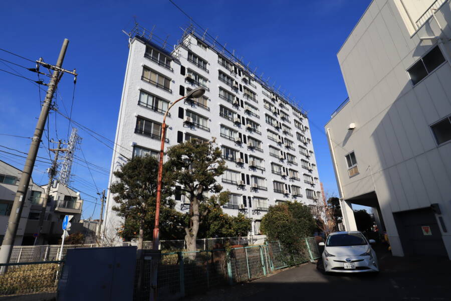 サンパレス青戸外観1｜サンパレス青戸は、昭和５０年築、９階建てのマンションです。国道６号沿いにあります。