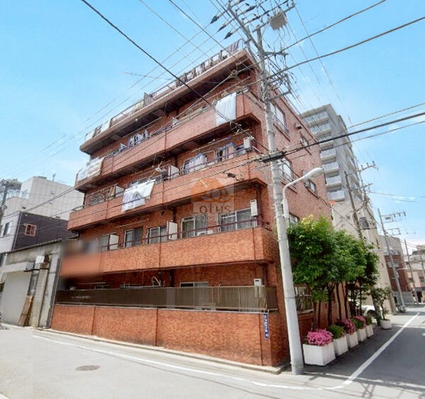 第２サンクレスト浅草外観１ (1) 第２サンクレスト浅草は昭和56年築、5階建てのマンションです。