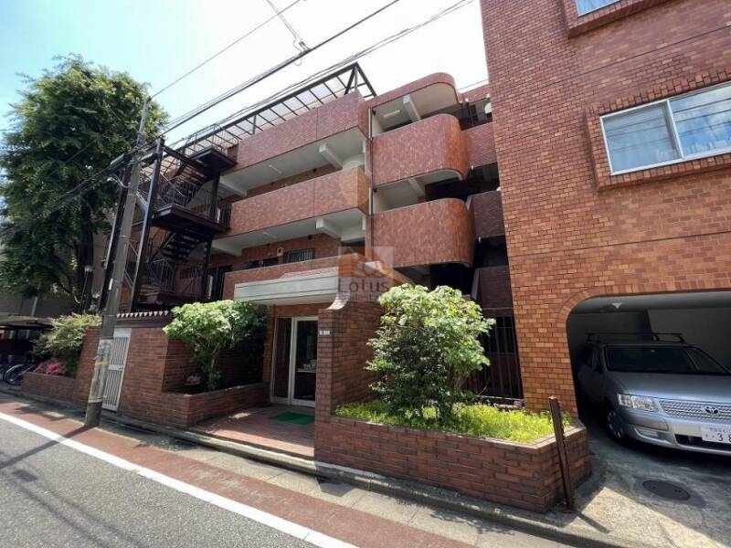 経堂ヒミコセラン外観３｜経堂ヒミコセランは昭和55年築、4階建てのマンションです。