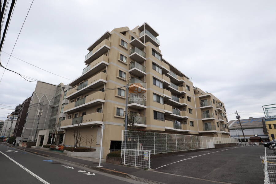 サンクタス葛西外観3｜サンクタス葛西は平成１５年築の８階建てのマンションです。「葛西」駅徒歩３分でありながら、静かな住宅地です。
