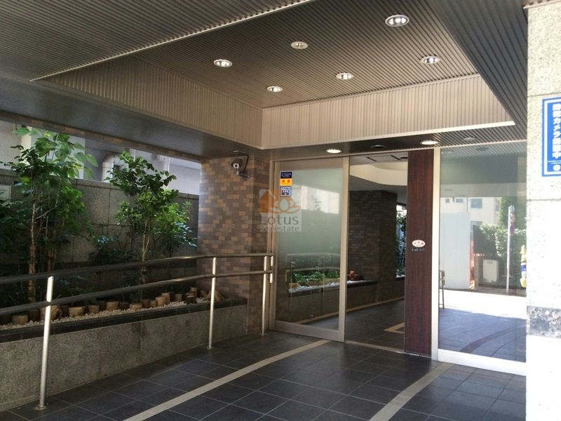 エクセルシオール文京南エントランス｜有楽町線「江戸川橋」駅から徒歩5分です。