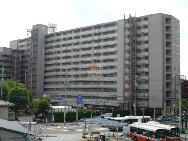 東武大師前サンライトマンション３号館外観 (2)｜東武大師前サンライトマンション３号館は昭和５３年築、１２階建てのマンションです。南側は環七通りに面して日当たり良好です。