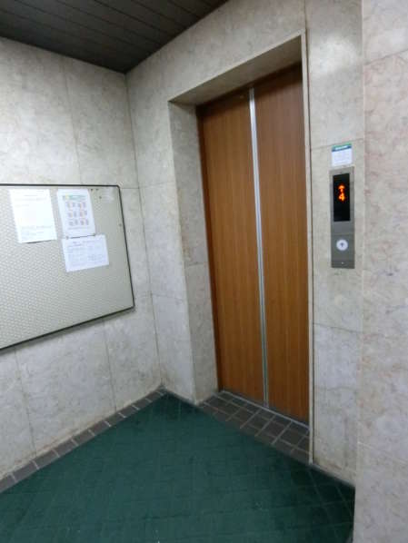 末広町ハイム外観・共用部3｜オートロックなどはありませんが、飾らぬ感じのマンションです。