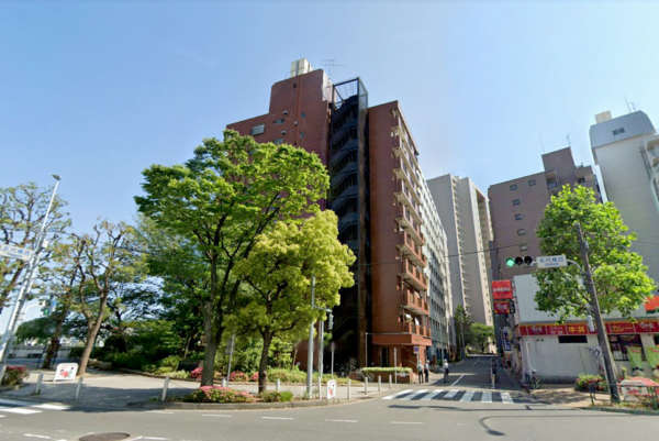 ニックハイム茅場町外観６｜ニックハイム茅場町は昭和５３年築、１０階建てのマンションです。永代通りの隅田川テラスに面した立地です。