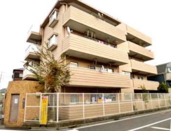 周辺に公園が点在する静かな住環境でのんびりした感じです。