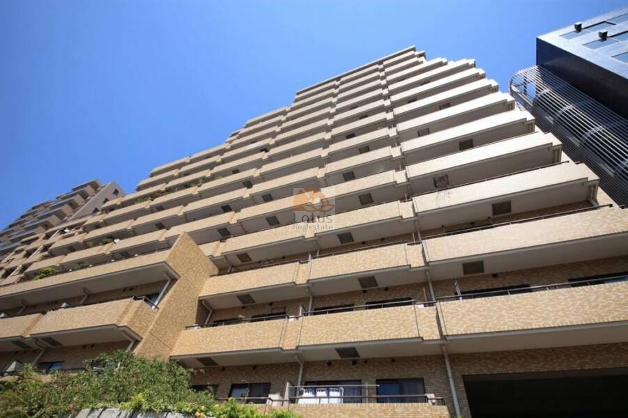 マンション小石川台外観 (2)｜マンション小石川台は昭和５９年築、１４階建てのマンションです。春日通り沿いにあります。