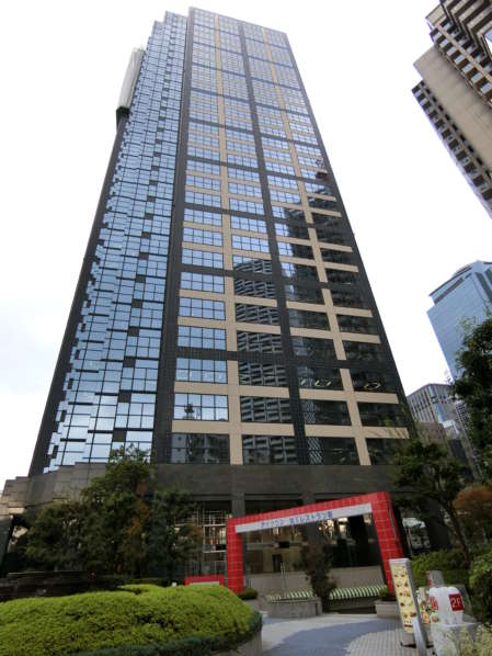 アイタウンレピア外観共用部11｜お隣の新宿スクエアタワービルです。