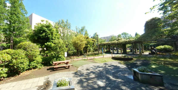 ファミール築地-築地川公園｜徒歩1分に「中央区立築地川公園」があります。