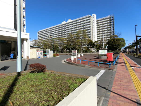 南砂住宅アプローチ19｜南砂住宅の南側の正面に到達しました。