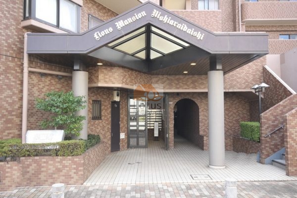 ライオンズマンション西新井大師エントランス (2)｜管理体制良好です。