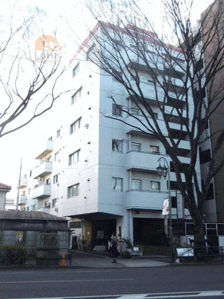 レック八幡山マンション外観3｜レック八幡山マンションは昭和53年築、６階建てのマンションです。甲州街道に面しています。最寄りは八幡山駅です。