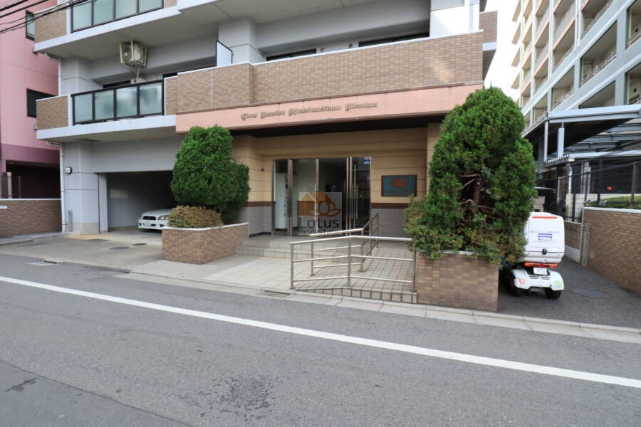 ライオンズマンション新小岩駅前弐番館エントランス