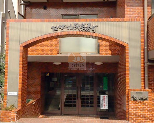 セザール池袋要町_エントランス｜エントランスはオートロック完備で安心です。
