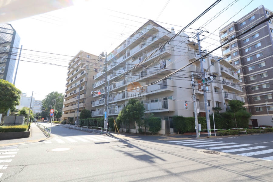 日商岩井赤羽マンション外観2｜赤羽駅から近く便利な立地です。南北線・志茂駅も利用可です。