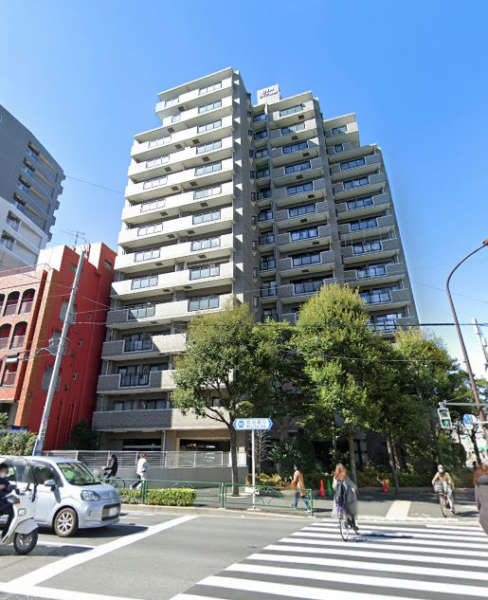 ダイアパレス・グランデージ池袋外観３｜ダイアパレスグランデージ池袋は平成９年築、１４階建てのマンションです。明治通りと宮仲公園通りの交差する角地に立地します。北池袋駅、板橋駅、西巣鴨駅、大塚駅などが利用可です。池袋までは徒歩２０分程です。