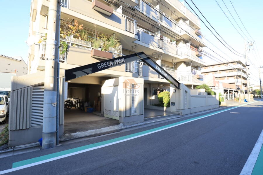 グリーンパーク立石エントランス1｜エントランスです。