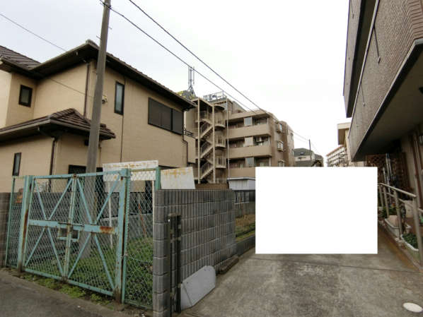 ダイアパレス篠崎ブリリアントコートアプローチ1｜内沼バス停から降りますと、郵便局を曲がって住宅街を歩いて徒歩３分です。