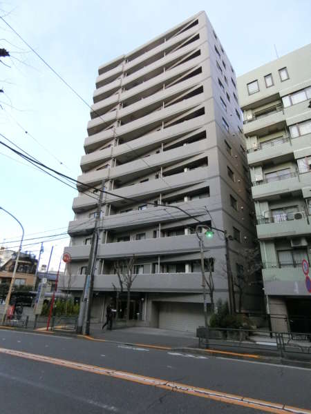 ハイネス中野周辺｜物件の前はバス停になっています。「中央５丁目」バス停です。