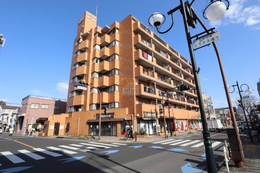 ライオンズマンション親水公園南外観1｜ライオンズマンション親水公園南は昭和63年築、7階建てのマンションです。今井街道沿いに立地します。バス停「西一之江四丁目」が近く、バス便が便利です。