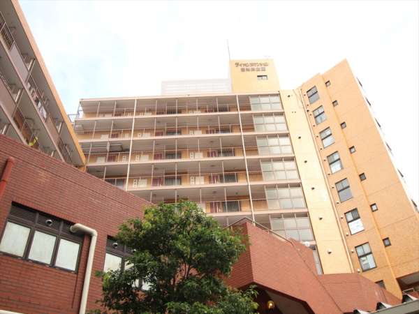 ライオンズマンション石神井公園外観２｜ライオンズマンション石神井公園は昭和５６年築、１０階建てのマンションです。