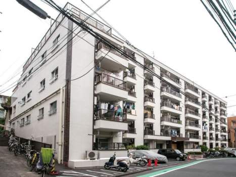 代々木フラワーマンション外観｜代々木フラワーマンションは6階建てのマンションです。周辺は閑静な住宅街です。代々木上原駅、幡谷駅が徒歩圏内です。