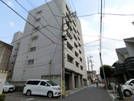 グランドマンション野方外観・共用部5｜北東からみたファサードです。静か住宅地です。