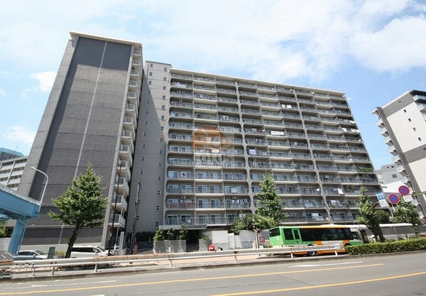 門前仲町スカイハイツ外観4 (1)｜門前仲町スカイハイツは２００世帯以上大規模マンションなので、管理体制も安心ですね。