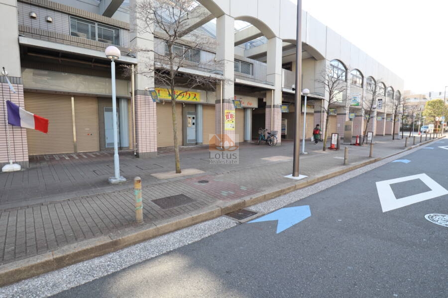 ツインタワー住利住吉館商店