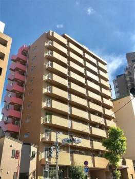 プチモンド四谷外観｜プチモンド四谷は地上１１階建てのマンションです。外苑東通りに面しています。