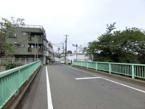 ハイツ面影橋アプローチ22｜駅名の由来となった面影橋駅です。