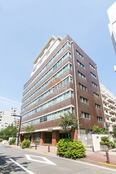 ファミール築地外観１｜ファミール築地は昭和４６年築、１０階建てのマンションです。