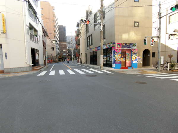 ランドール根岸アプローチ4｜地図で西の方に向かうカタチで直進します。