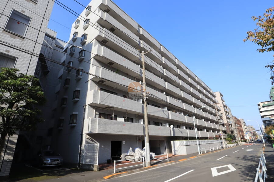 秀和第２月島レジデンス外観2｜船着き場や月島の商店街などがあり下町情緒を身近に感じられます。