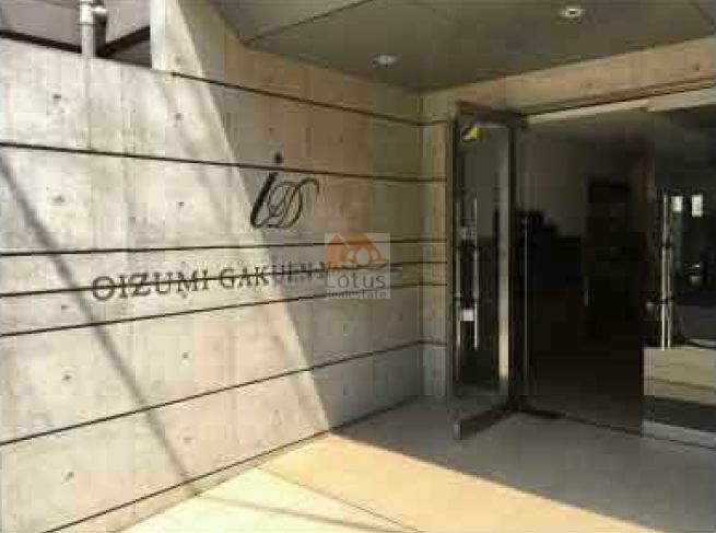 大泉学園ノーブルスクエアエントランス１｜オートロック付きで安心です。