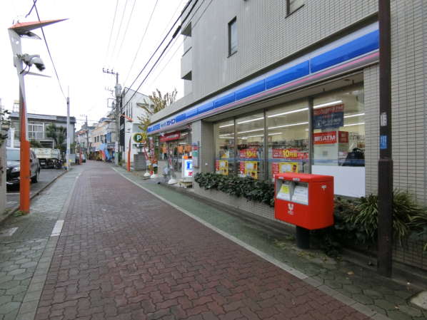 ライオンズマンション方南町アプローチ2｜駅を出てすぐ右の路地をまがって、住宅街を南下して、スリーエフ・ファミリーマートを目印に左折です。