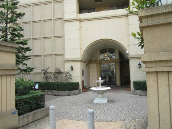 上野公園も徒歩圏です。ペットのお散歩にいいですね。鶯谷駅も徒歩圏内です。