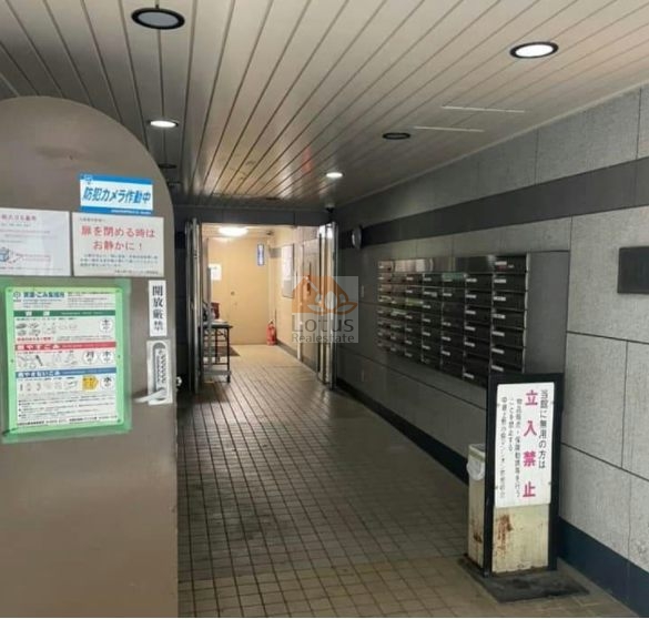 中銀上野小島マンシオンエントランス１