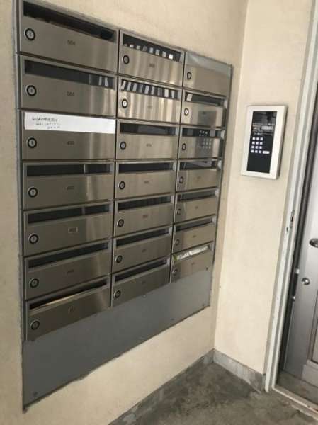 西片住宅共用部１｜オートロック完備で安心です。