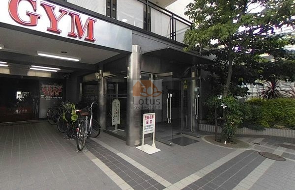 中野第二コーポエントランス１｜早稲田通りに面した立地です。