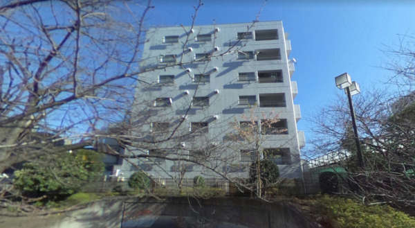 シェトワ佃外観１｜「月島」駅から徒歩２分のマンション。マンションの前には佃三丁目自動遊園があり、さらにいくと豊洲運河がある風情ある立地です。
