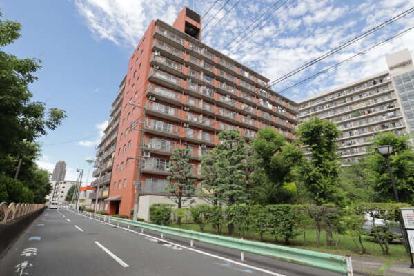 シャンボール南砂外観1｜シャンボール南砂は昭和57年築、11階建てのマンションです。