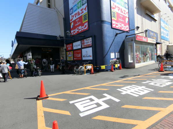 コンドミニアム葛西アプローチ6｜サニーモール西葛西店、サニーモール西葛西はショッピングモールです。確認できたところでは、「しまむら」「ダイソー」「マルエイ」「東京靴流通センター」「ガスト」が出ています。