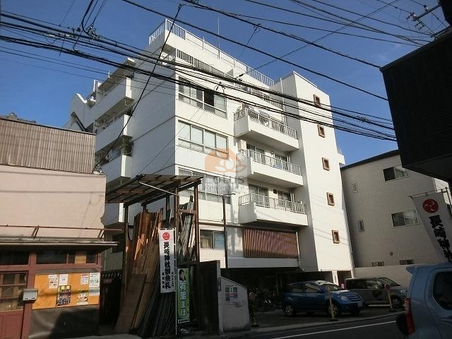 椎名町マンション外観４｜椎名町マンションは昭和41年築、8階建てのマンションです。