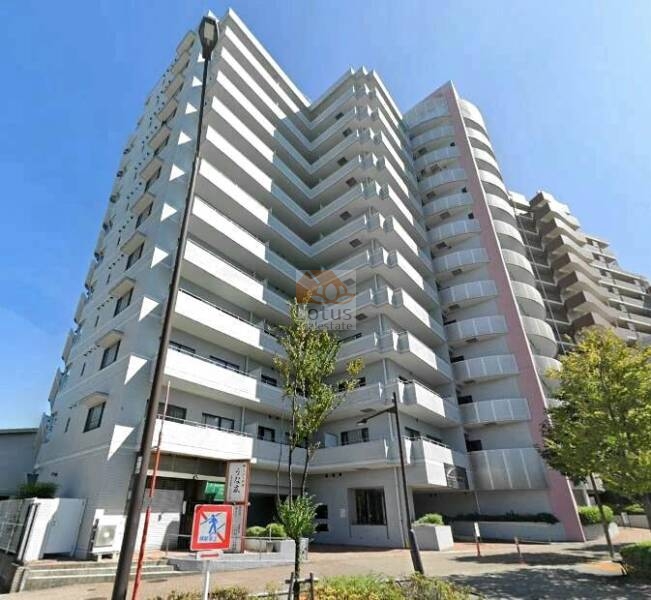 グランドメゾン落合外観３｜グランドメゾン落合は、12階建ての都会的なデザインが印象的なマンションです。